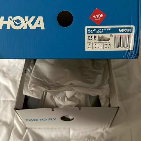 Women’s Hoka Clifton 9- size 10.5 Wide Width - Picture 6 of 6